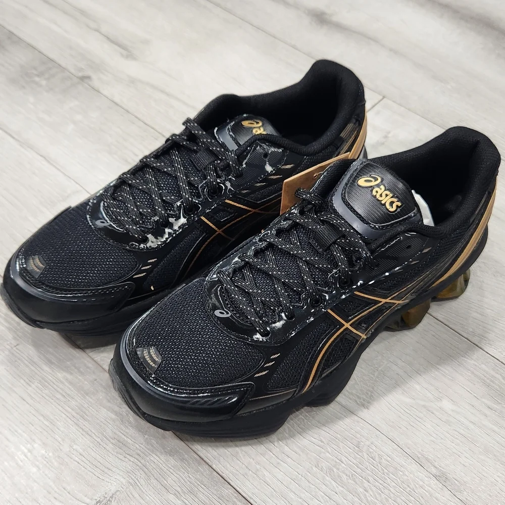 ASICS Men's Black and Gold Running Shoes. Size 9.0